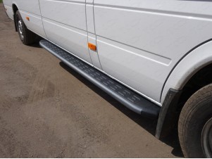 Порог алюминиевый ТСС с накладкой чёрный для Mercedes-Benz Sprinter № MERSPR14-06BL